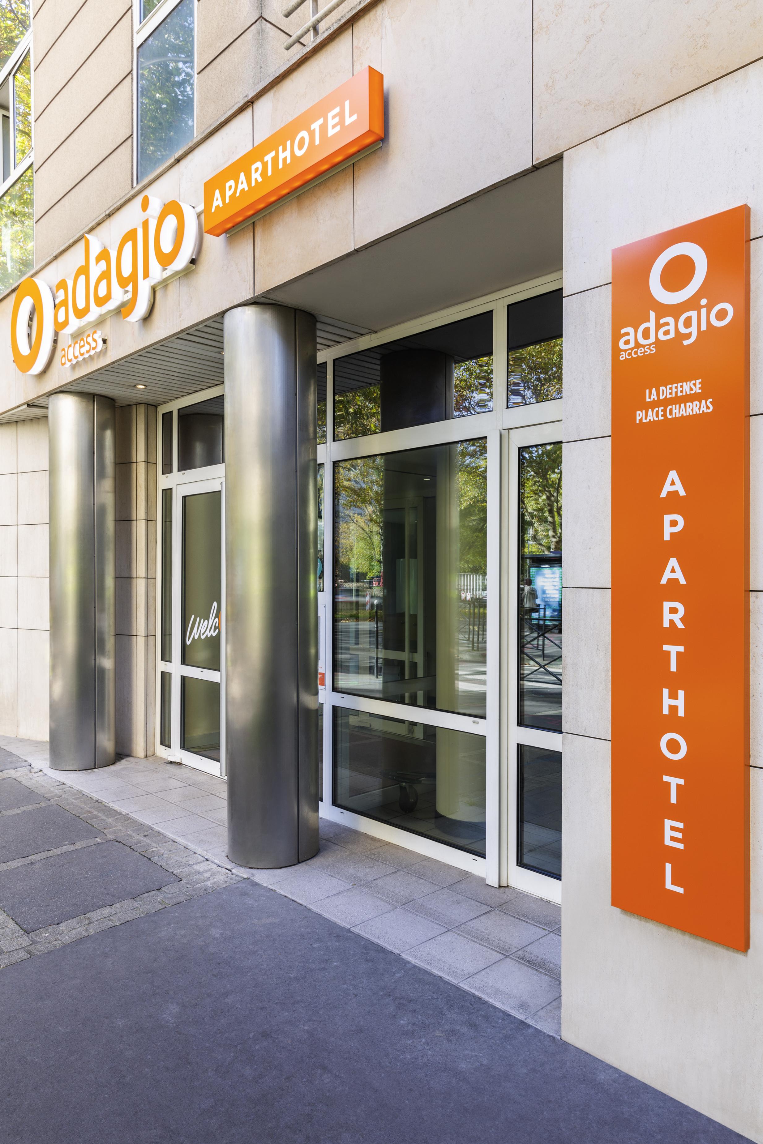 Aparthotel Adagio Access La Defense - Place Charras Курбьовоа Екстериор снимка